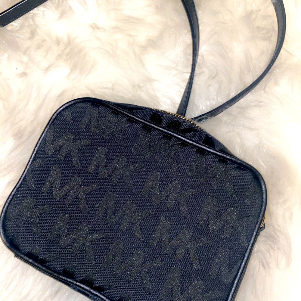 Michael Kors Crossbody - Picture 5 of 5